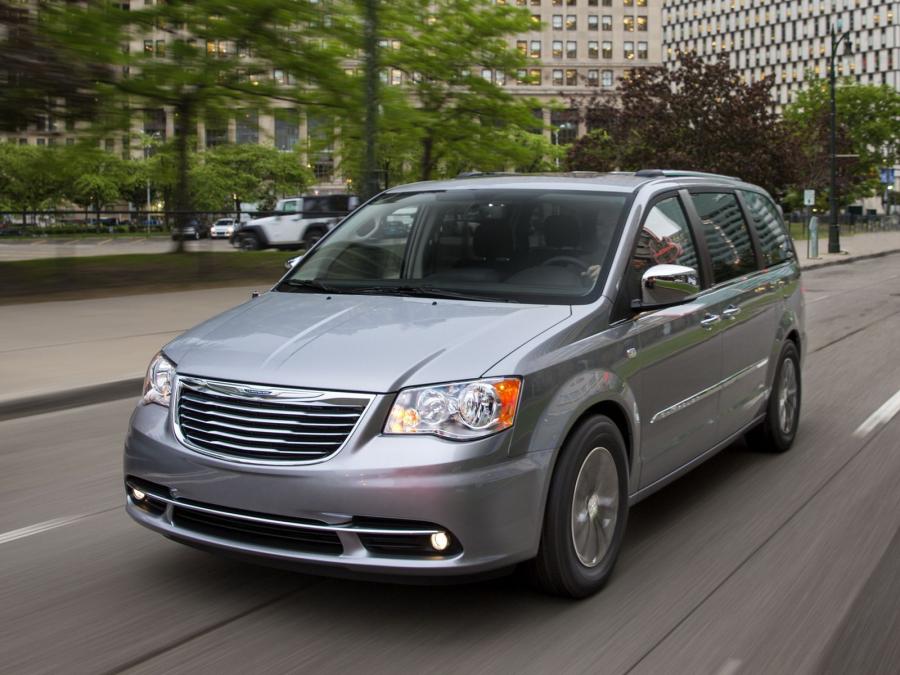  Chrysler Town & Country 30th Anniversary 2013 года  (фото 9 из 11)